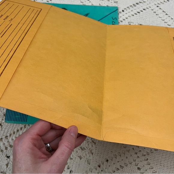 2 vintage Mead Pee-Chee folders - Picture 6 of 15